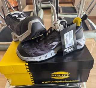 Zapatos de seguridad Diadora negros y grises