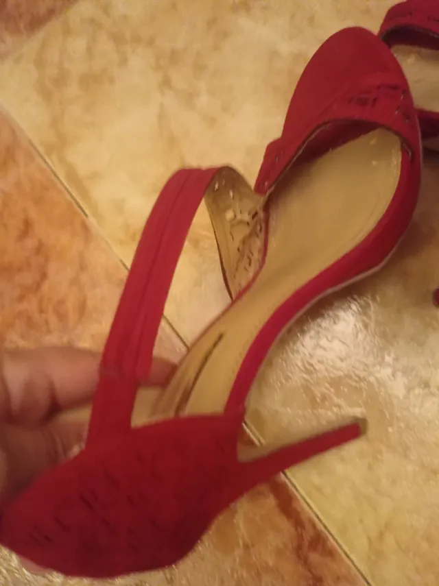 Tacones rojos de Blanco