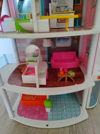 Casa Barriguitas Edificio Loco