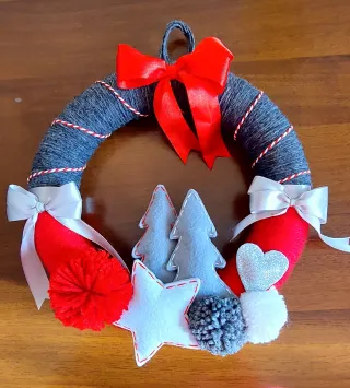 Ghirlanda Natalizia Fatta a Mano