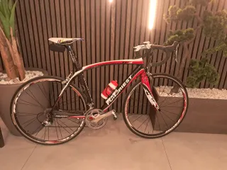 Bicicleta de carretera de carbono Fondriest FT3