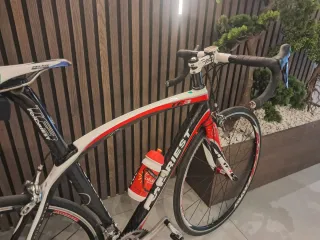 Bicicleta de carretera de carbono Fondriest FT3