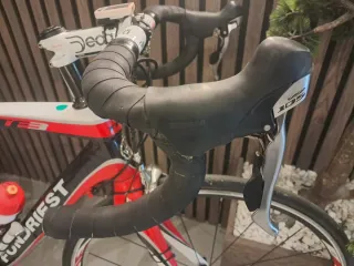 Bicicleta de carretera de carbono Fondriest FT3