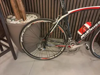 Bicicleta de carretera de carbono Fondriest FT3
