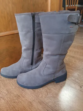 Botas altas forradas grises