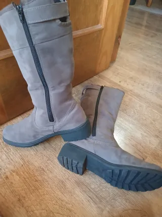 Botas altas forradas grises