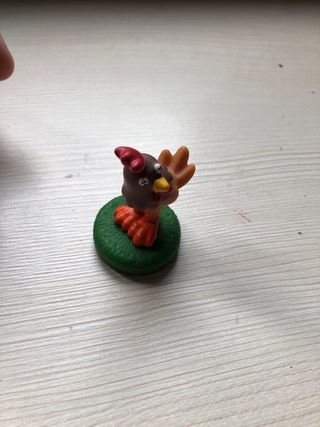 Figuras de gallinas decorativas