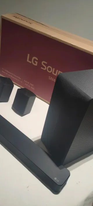 Barra de Sonido LG SN4R 4.1 Bluetooth.