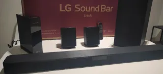 Barra de Sonido LG SN4R 4.1 Bluetooth.