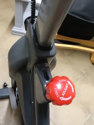 Bicicleta Spinning FITRU con pantalla