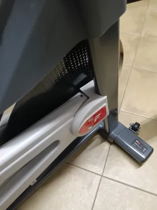 Bicicleta Spinning FITRU con pantalla