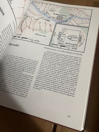 Enciclopedia ilustrada y lote de libros Tolkien