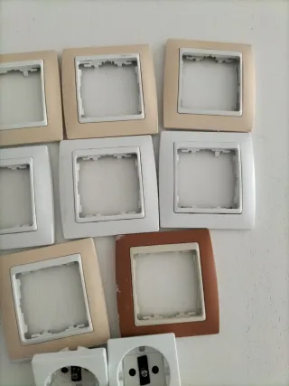 Marcos Simon para enchufes y mecanismos