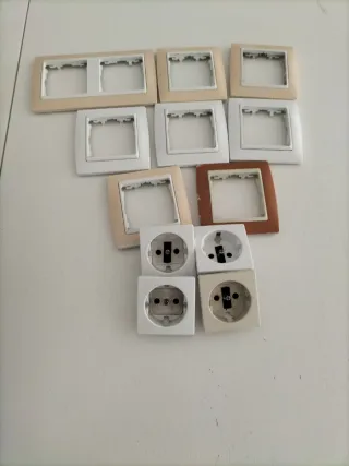 Marcos Simon para enchufes y mecanismos