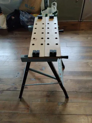 Mesa de trabajo ajustable