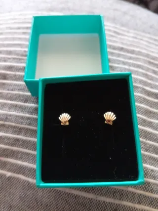 Pendientes concha dorados