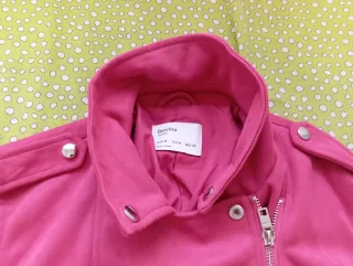 Chaqueta corta fucsia Bershka Talla M