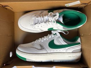 Zapatillas Nike Blancas y Verdes Acepto ofertas