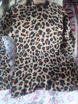 Camiseta de punto con estampado de leopardo