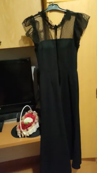 Vestido negro cuello encaje M