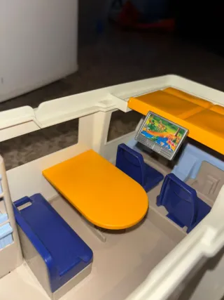 Caravana Playmobil con figuras y mesa