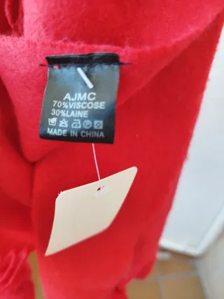 Bonita Maxi Bufanda Roja con pompones de pelito