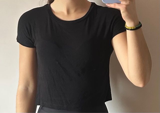 Top corto negro