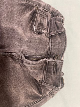Pantalón vaquero gris T. 7-8 (128cm)