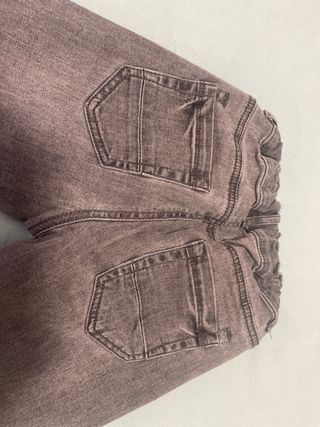Pantalón vaquero gris T. 7-8 (128cm)