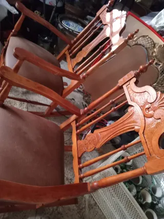 Sillas de madera estilo clásico