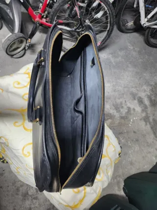 Bolso Louis Vuitton negro cuero