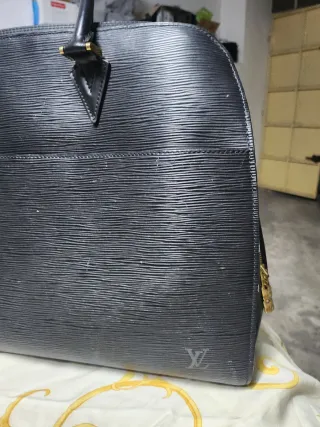 Bolso Louis Vuitton negro cuero