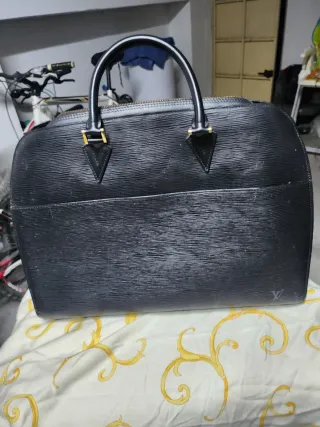 Bolso Louis Vuitton negro cuero
