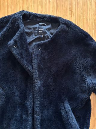 Chaqueta corta de felpa mullida de ZARA