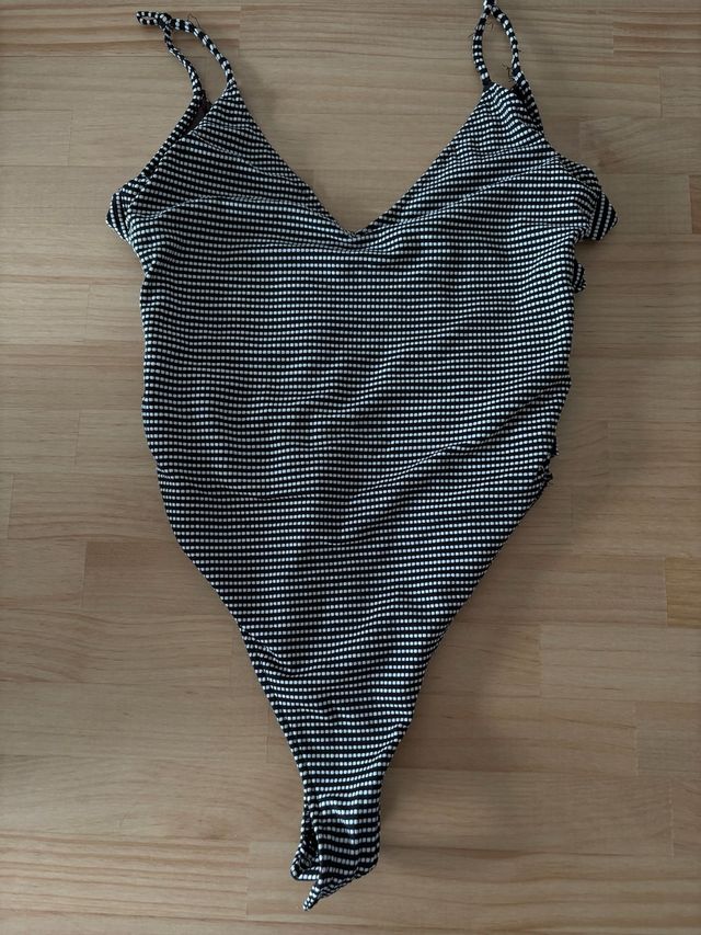 Body rayas blanco y negro