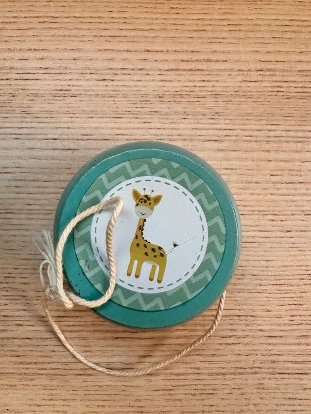 Yoyó de madera con jirafa