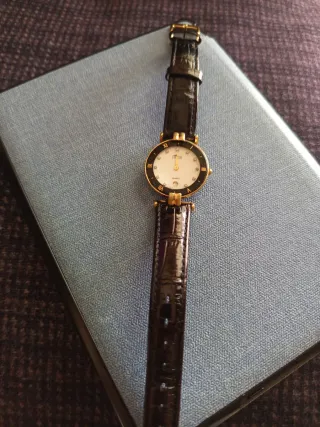 Reloj Lotus Dorado y Negro