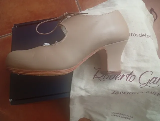 Zapatos Baile Flamenco Roberto Garrudo Beige