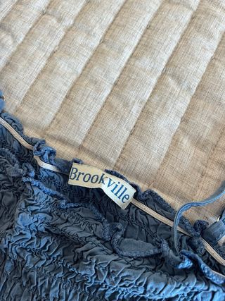 Top azul fruncido con tirantes