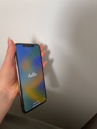 iPhone 11 Pro Max 64GB Dorado+6 fundas