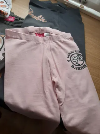Conjunto Barbie: 2 mallas y 2 camisetas. Talla 5