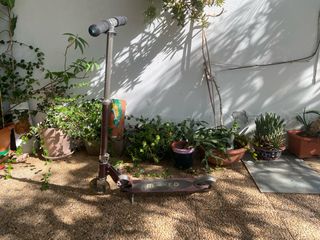 Bicicleta Rockrider y patinete infantil