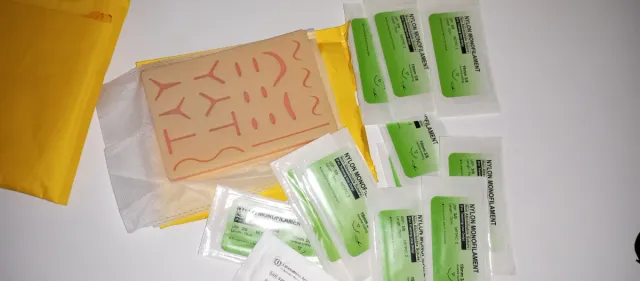 Almohadilla de sutura para entrenamiento