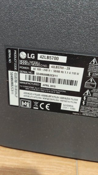 Televisor LG 42 Plata pero no tiene patas.