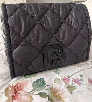 Bolso Bimba y Lola negro acolchado Tamaño grande