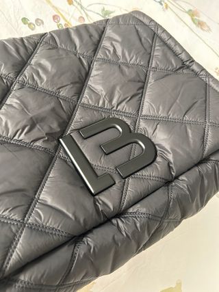 Bolso Bimba y Lola negro acolchado Tamaño grande