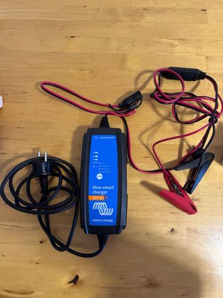 Cargador Victron Blue Smart Charger 12V/7A