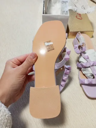 Sandalias Ciaodea Moradas Tachuelas