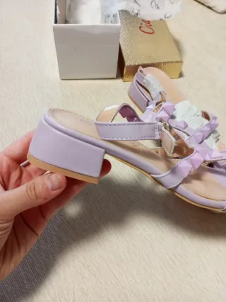 Sandalias Ciaodea Moradas Tachuelas