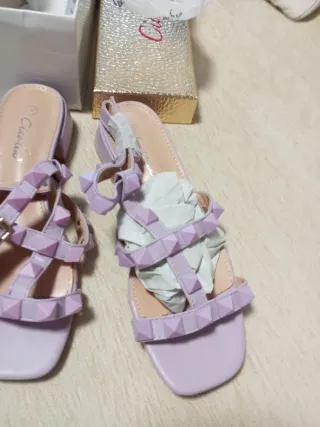 Sandalias Ciaodea Moradas Tachuelas